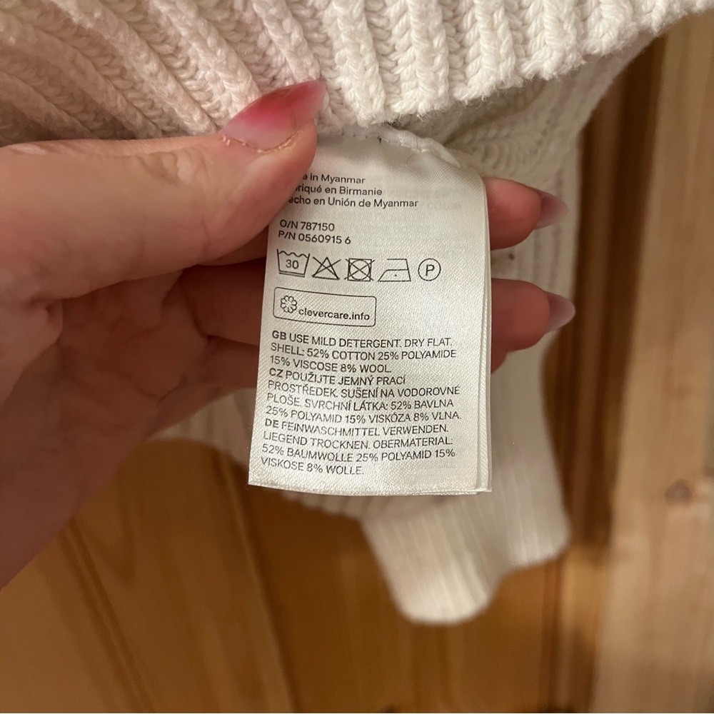H&M Cream Ribbed Mockneck Sweater - Picture 4 of 4